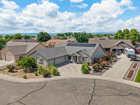 3rd image of 965 Catalpa Ct