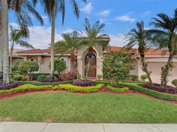 2523 Golf View Dr, Weston, FL 33327