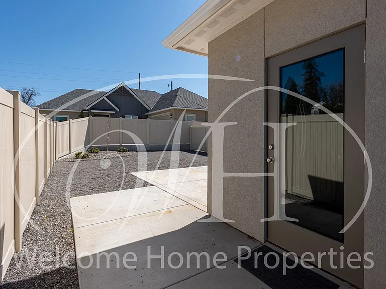 2 NE Hadley Way — Photo 26