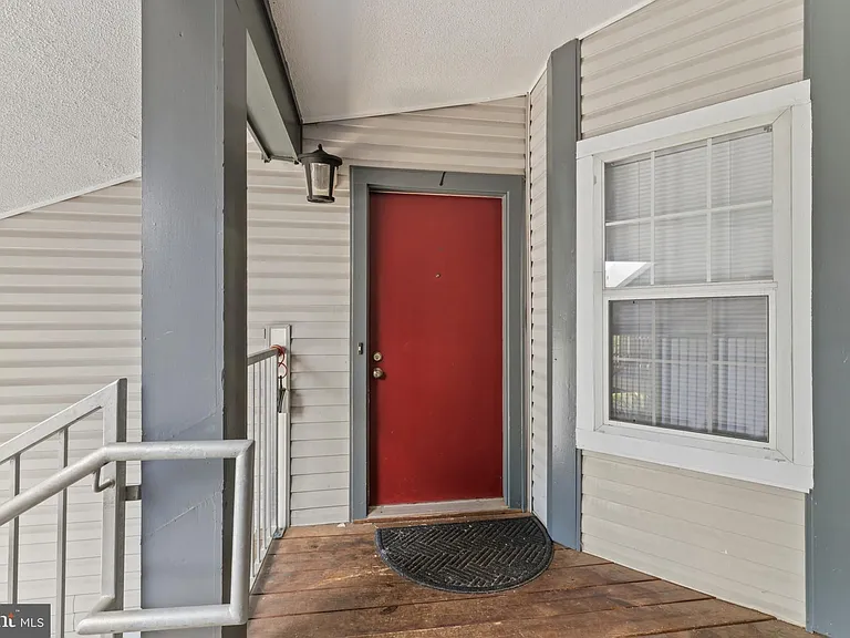 6901 Victoria Dr #I — Photo 4