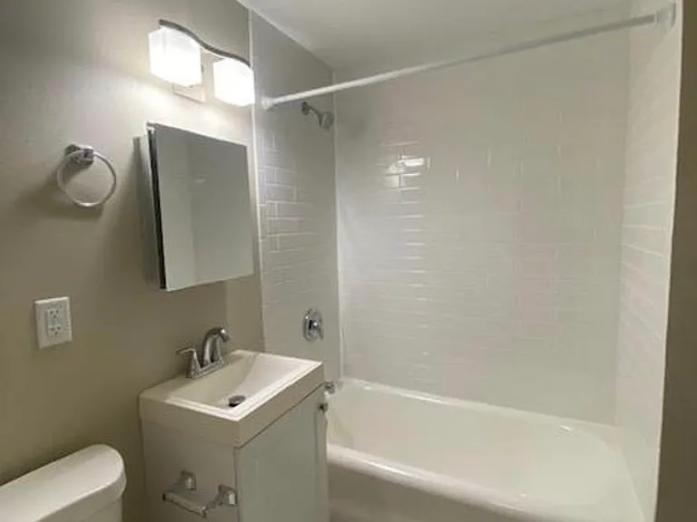 3532 N Oakland Ave #4 — Photo 3