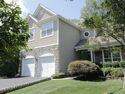 28 Plantation Rd, Whitehouse Station, NJ, 08889