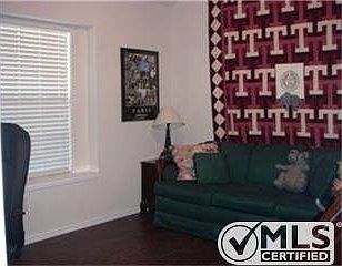 5th image of 4628 Marguerite Ln