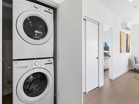 4th image of 2629 Millstream Rd #306