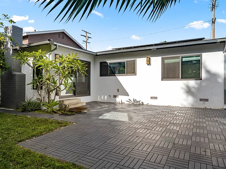 14034 Valerio St — Photo 36