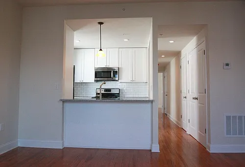 515 Fitzwater St #3 Photo 1