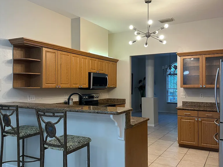 7 NE 17th Pl — Photo 18