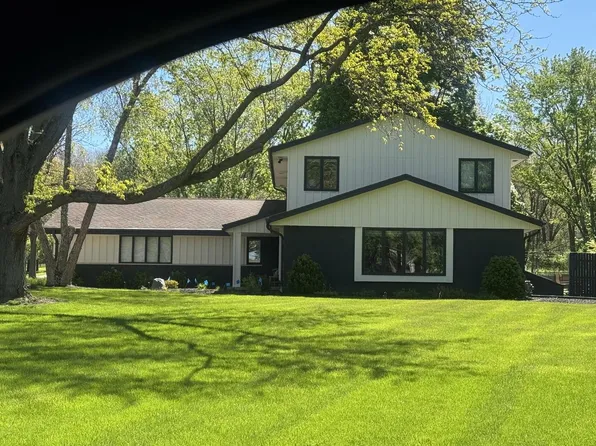 2420 Nagawicka ROAD, Hartland, WI 53029