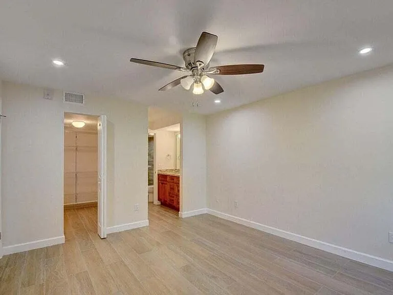 400 Club Cir — Photo 29