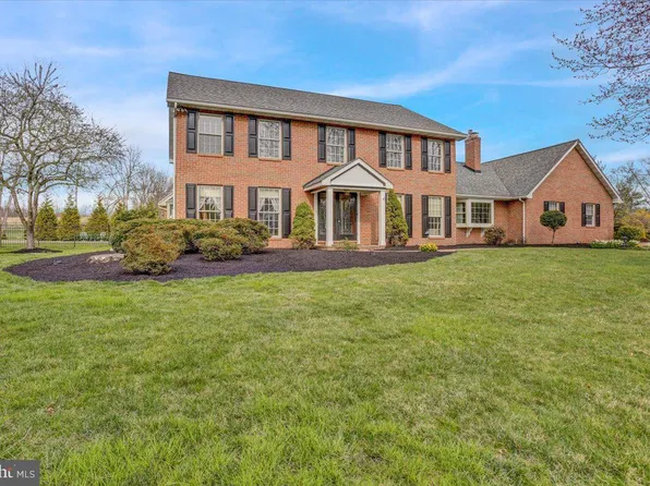 80 Gladwyn Dr, Reading, PA 19606