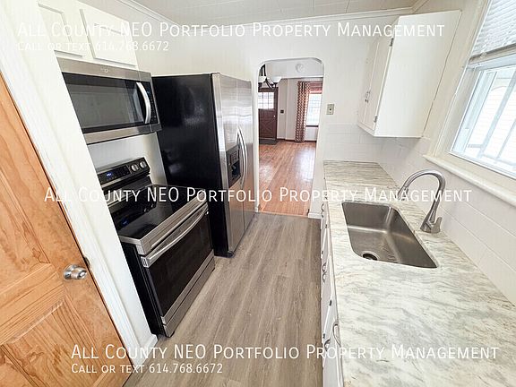 2nd image of 1463 E Whittier St