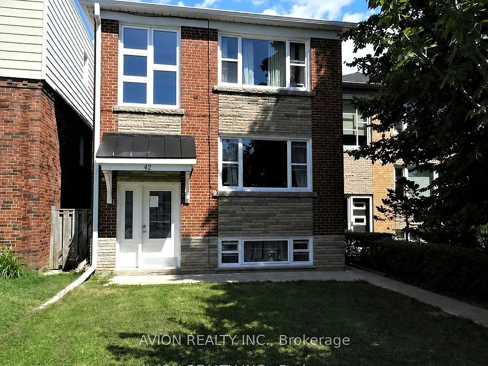 42 Emerald Cres #1