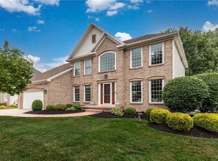 5225 Fox Trce, Williamsville, NY 14221