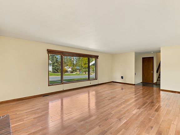 5th image of 2827 S Ivory St #B