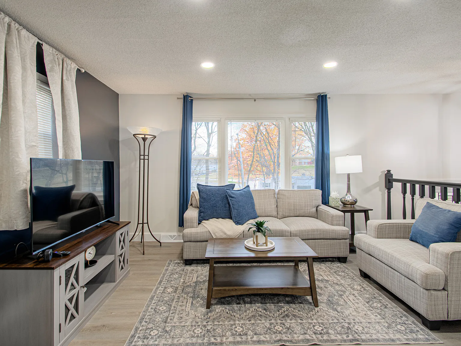 3 bed, 1440 sqft, $3,200 — Photo 3
