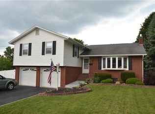 111 Copleigh Dr, Syracuse, NY 13209