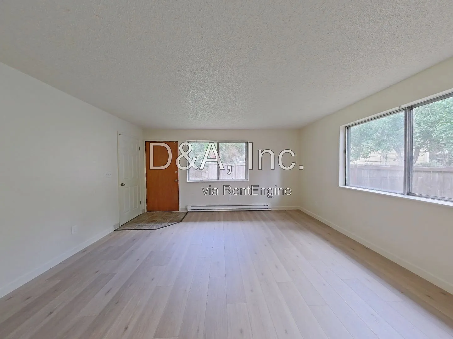 2 bed, 1.0 bath, 900 sqft, $1,695 — Photo 2