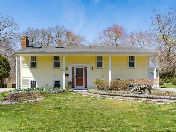 62 Linden Rd, Barrington, RI 02806