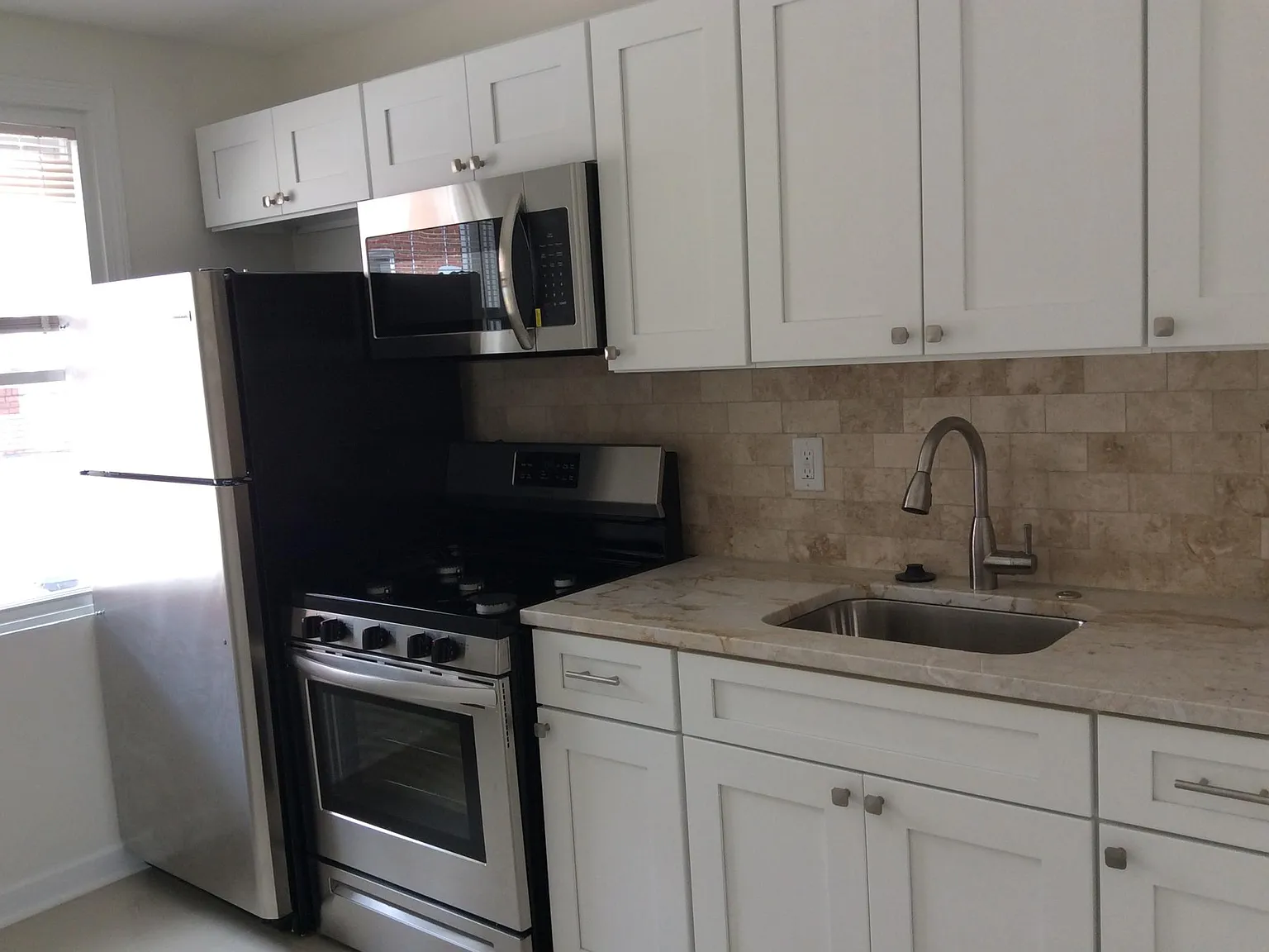 1 bed, 750 sqft, $1,200 — Photo 4