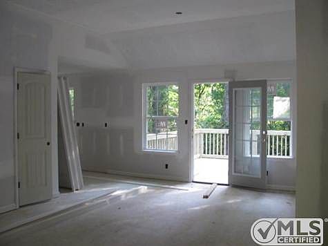 3rd image of 473 Aspen Dr
