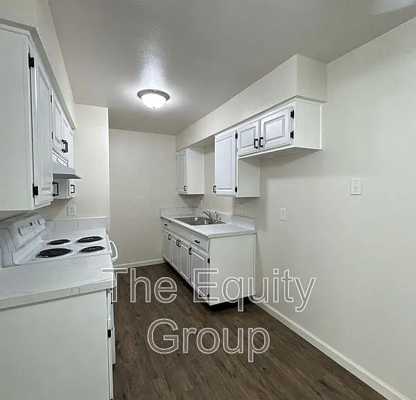 1426 W Elowin Ave — Photo 12
