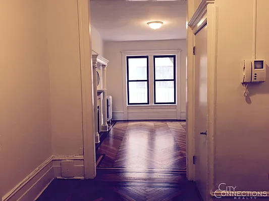 Rented by City Connections Realty | media 18