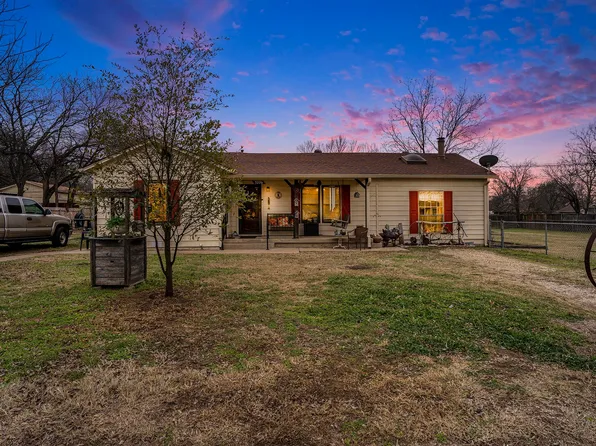 3226 Devalcourt Ave, Forest Hill, TX 76119
