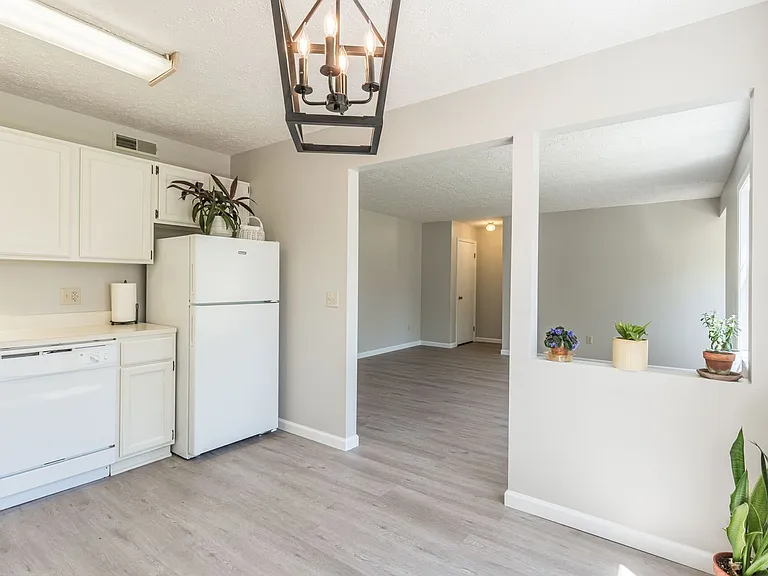 Seven Hearths Homestead Apartments — Photo 6