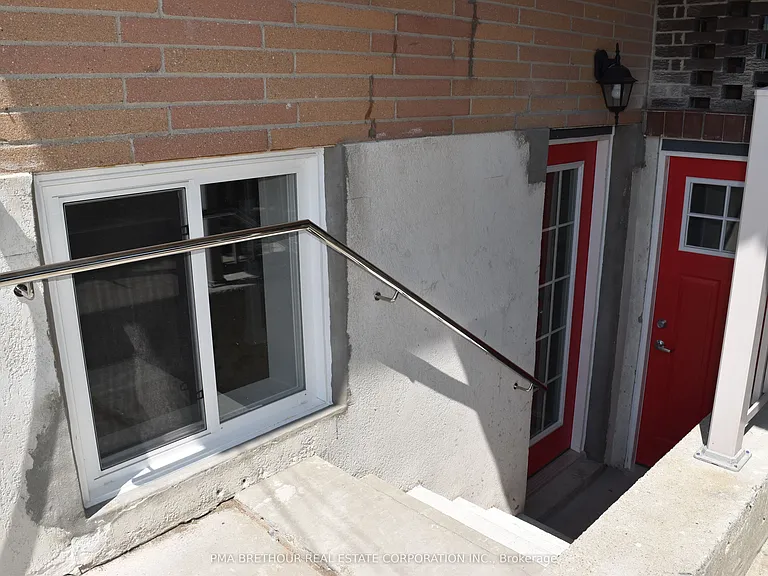 67 Cartwright Ave — Photo 4