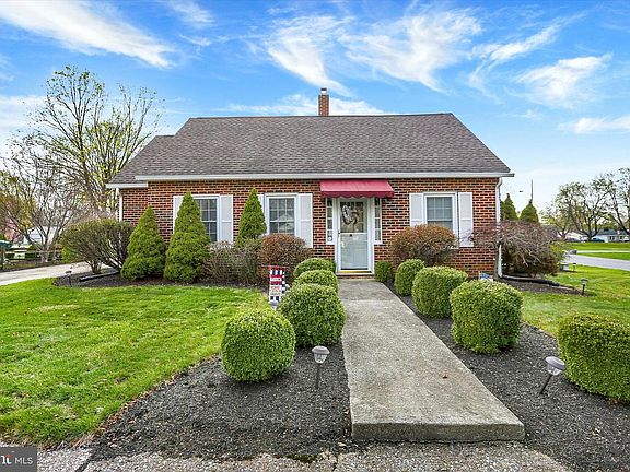 2nd image of 607 Woodland Ave