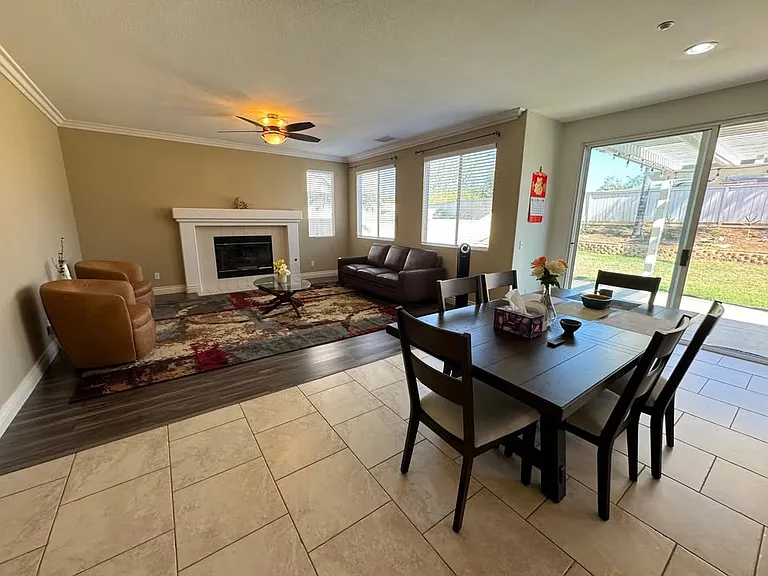 1562 Amber Creek Ct — Photo 3