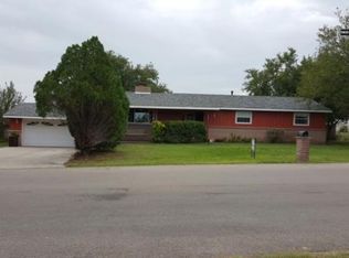 2809 Mountain View Dr, Carlsbad, NM 88220