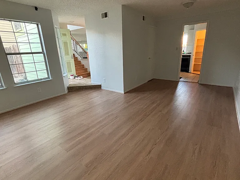 Separate living room/entertainment room