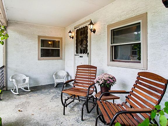 4th image of 3493 Plainview Dr