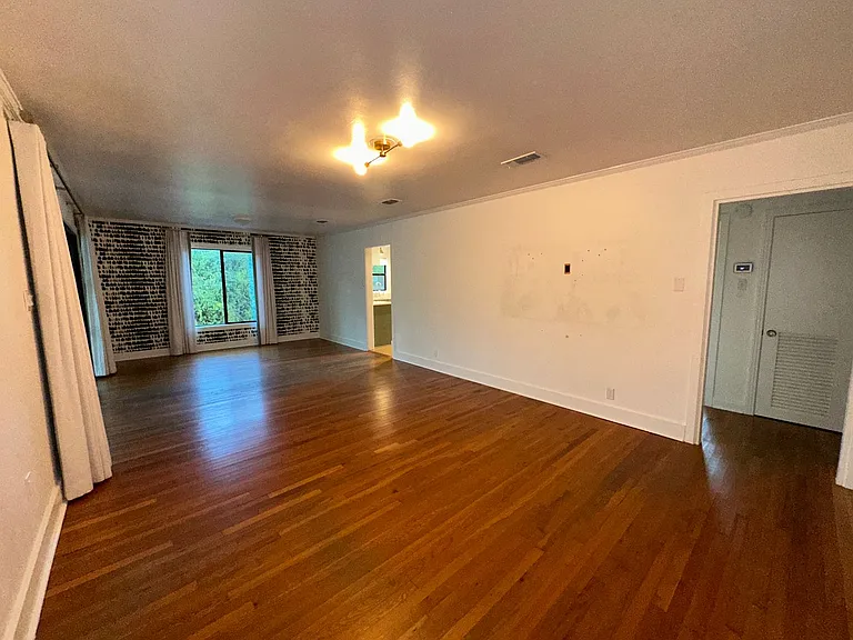 4711 Fairview Dr — Photo 12