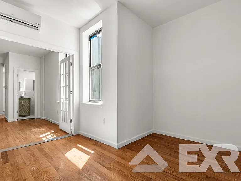 1390 Madison St #2A — Photo 11