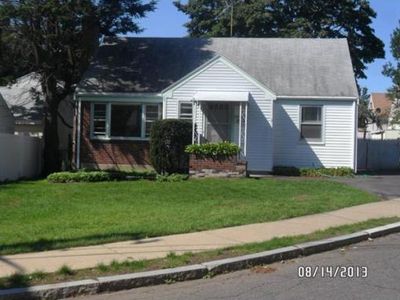 3 Desmond Ter, Salem, MA, 01970