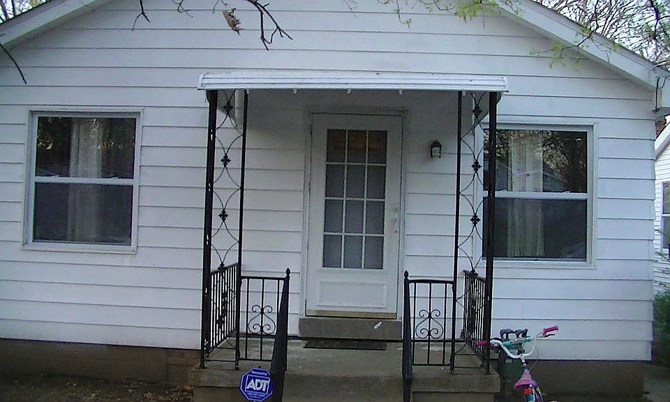 1st image of 625 De Merville Ave