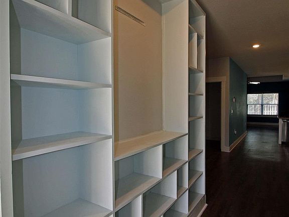 3rd image of 5752 Conley Ct