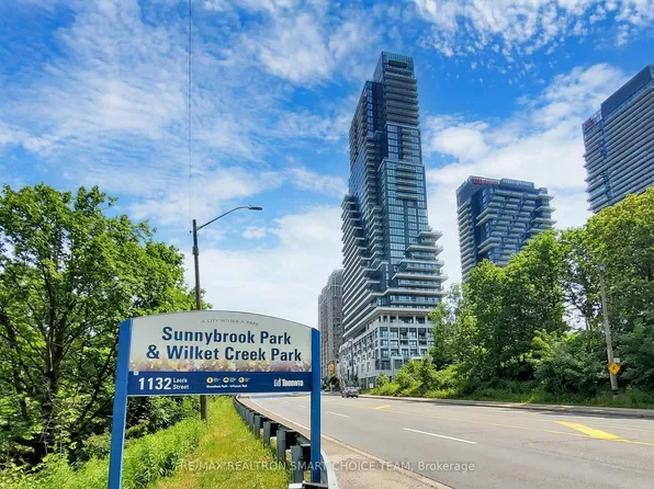 10 Inn On The Park Dr #212, Toronto, ON M3C 0P9