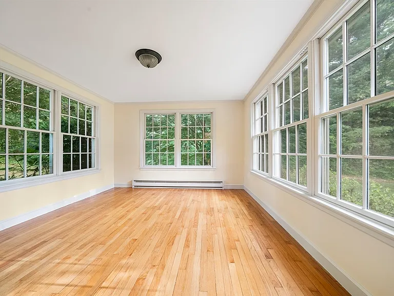 131 Montvale Rd — Photo 23