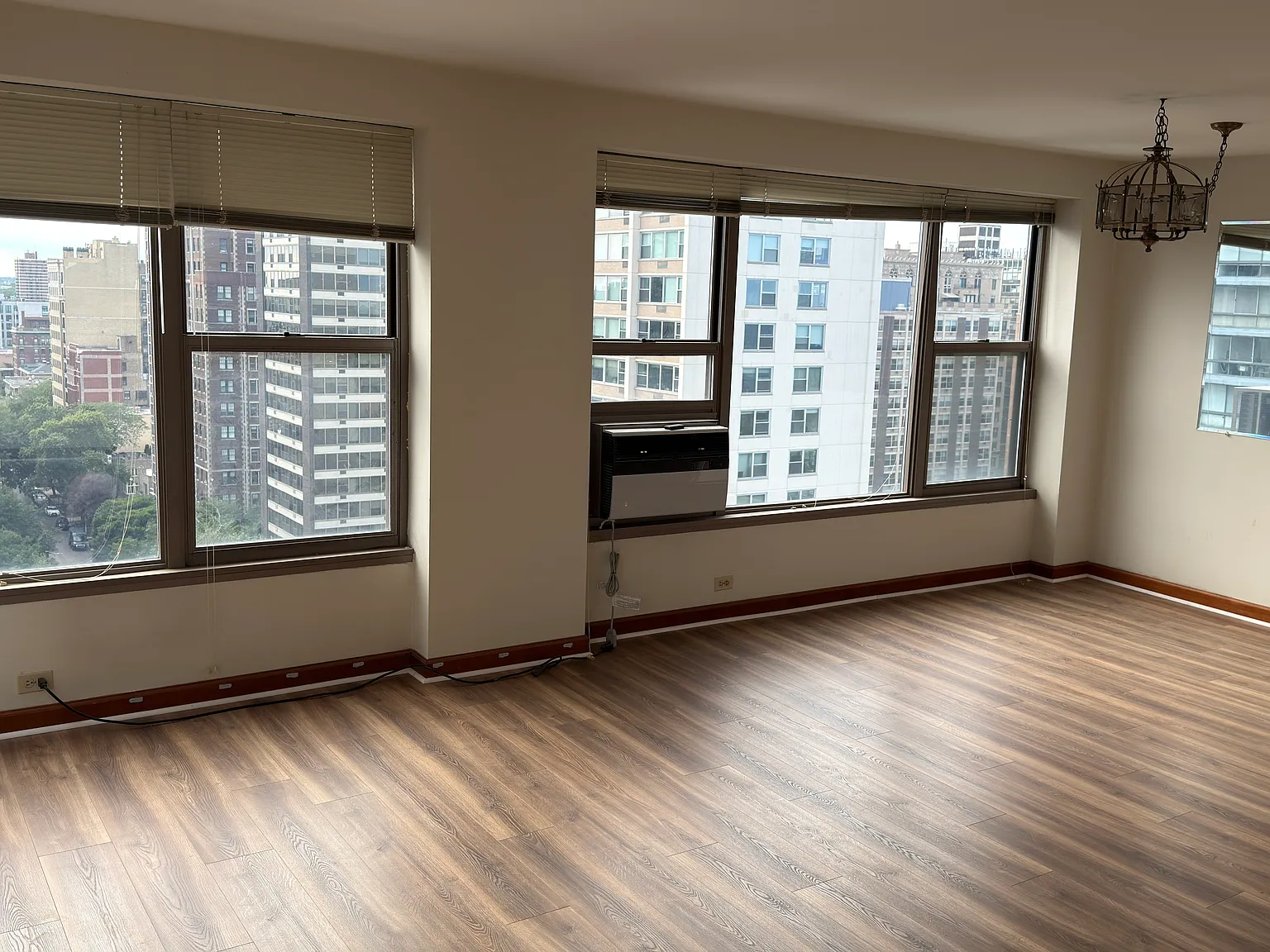 1 bed, 800 sqft, $2,200 — Photo 2