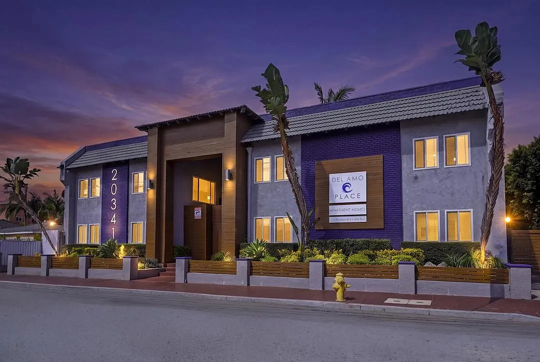 Del Amo Place Apartments Homes — Photo 1