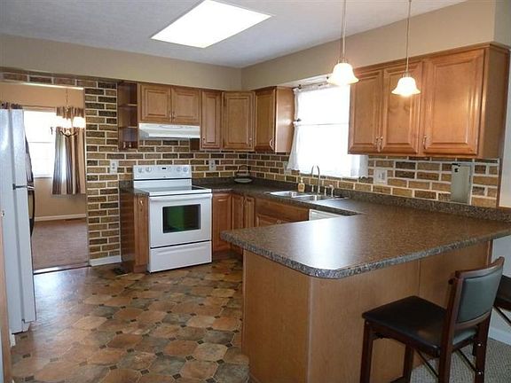 3rd image of 5409 Split Rock Dr