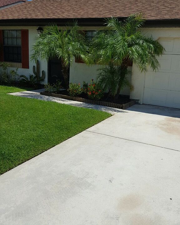 1st image of 1321 SE Remington Ct
