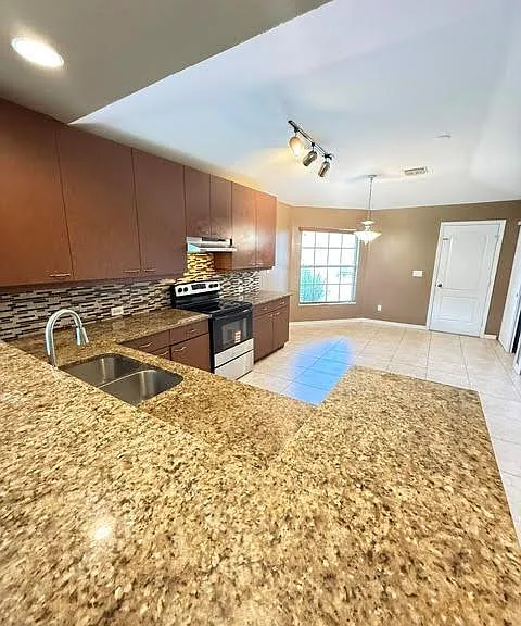 1319 SW Granville Ave — Photo 9