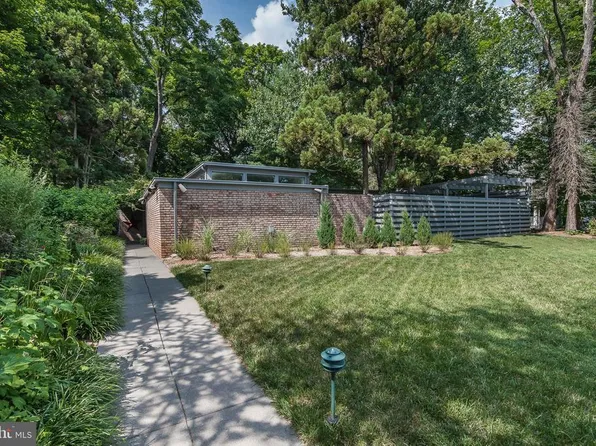 2202 Ken Oak Rd, Baltimore, MD 21209