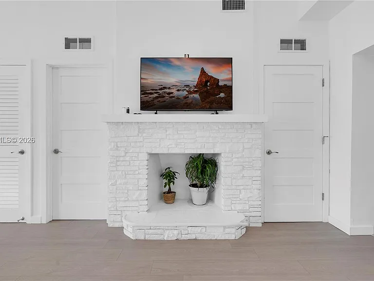 1704 Rodman St #1 — Photo 8