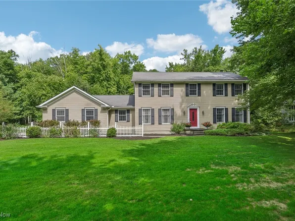 8700 Lake In The Woods Trl, Chagrin Falls, OH 44023
