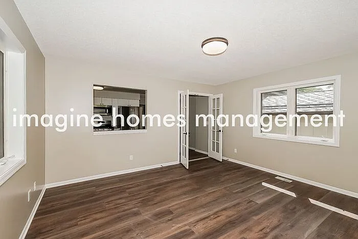 3 bed, 2.0 bath, 1574 sqft, $2,879 — Photo 3